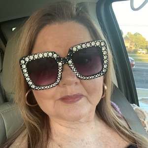 Meet your Posher, Robin